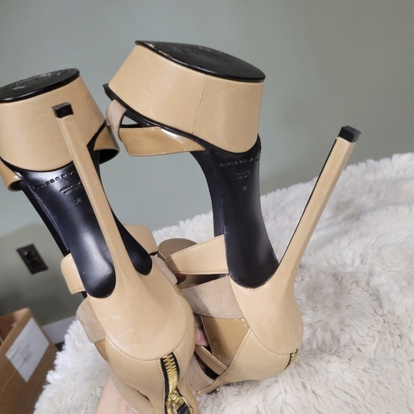 Diego Dolcini Chic Tan Strappy Heels - Picture 10 of 10